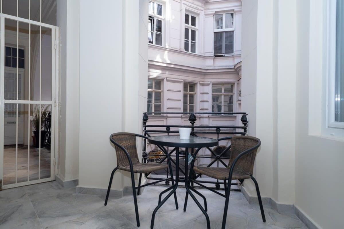 New Spacious Apartment At Superb Location Budapest Exterior photo