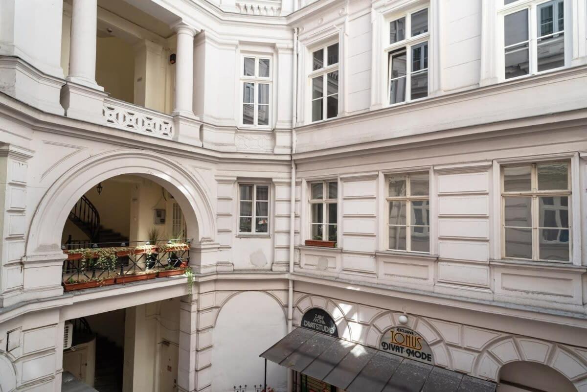 New Spacious Apartment At Superb Location Budapest Exterior photo